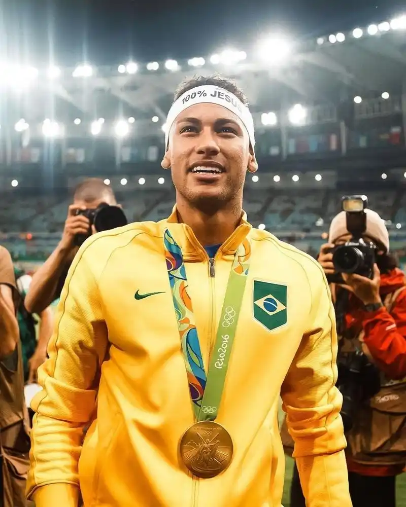 离不开他坚 离不开他坚